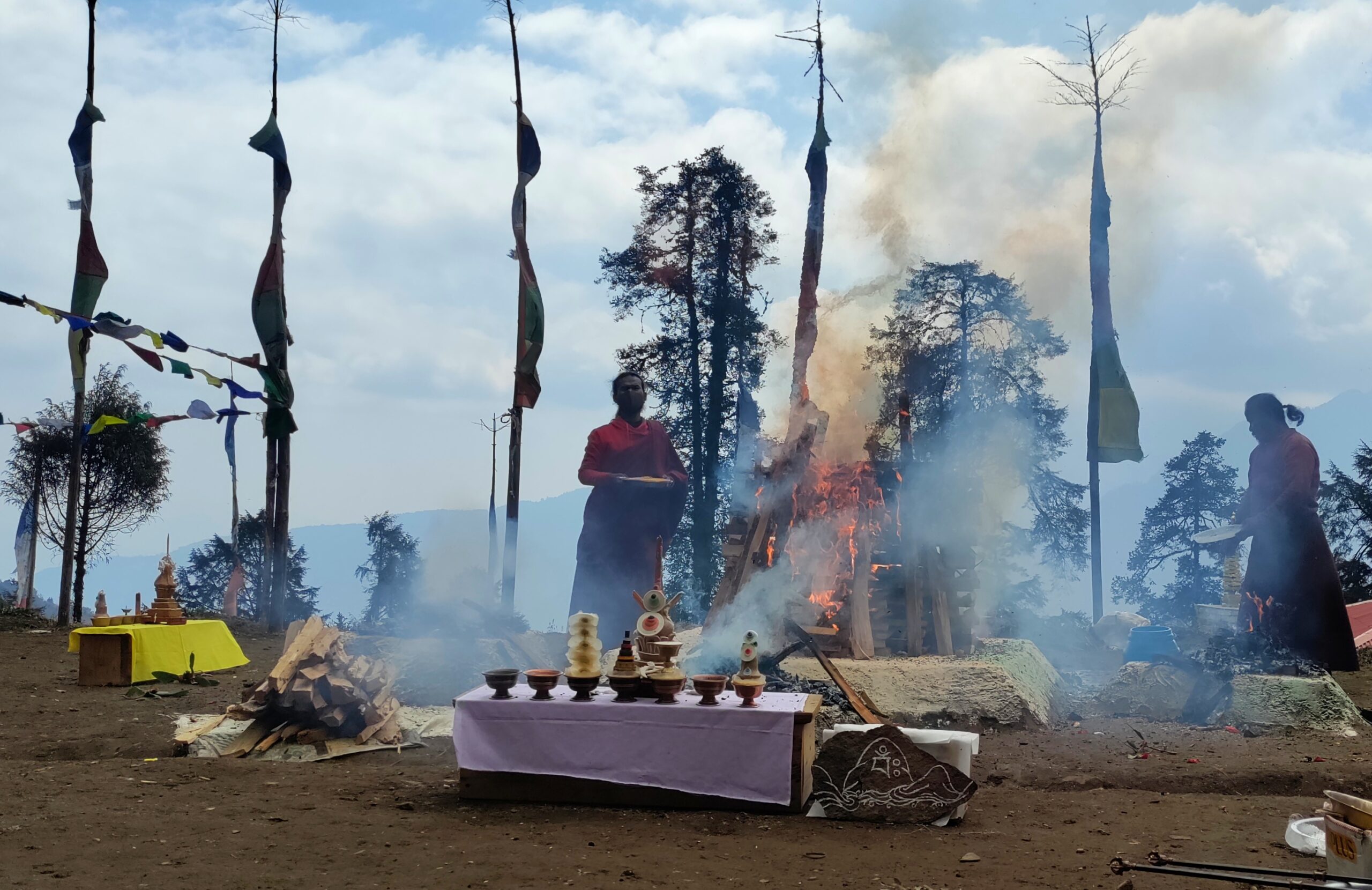 The Mountain Smoke-Offering of the Rig ‘dzin srog sgrub Tradition